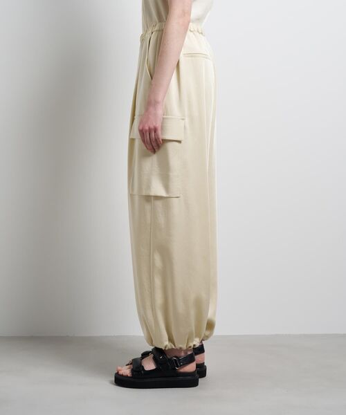 LANVIN en Bleu(ランバンオンブルー)の「ヴィンテージサテンカーゴパンツ(その他パンツ・レディース・チャコールグレー/イエロー・36/38)」の7枚目の写真