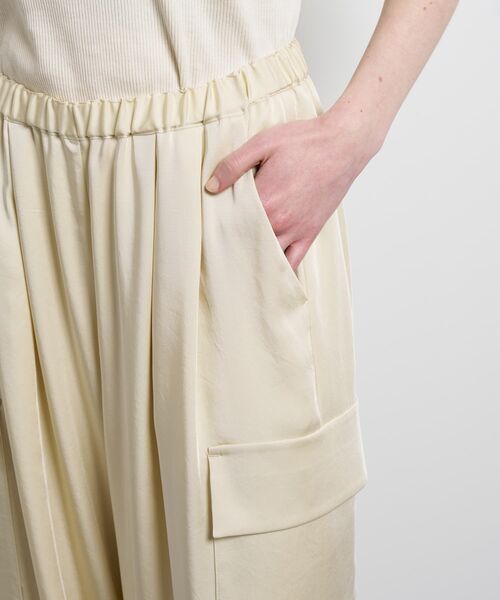 LANVIN en Bleu(ランバンオンブルー)の「ヴィンテージサテンカーゴパンツ(その他パンツ・レディース・チャコールグレー/イエロー・36/38)」の9枚目の写真