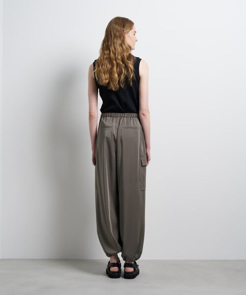 LANVIN en Bleu(ランバンオンブルー)の「ヴィンテージサテンカーゴパンツ(その他パンツ・レディース・チャコールグレー/イエロー・36/38)」の15枚目の写真