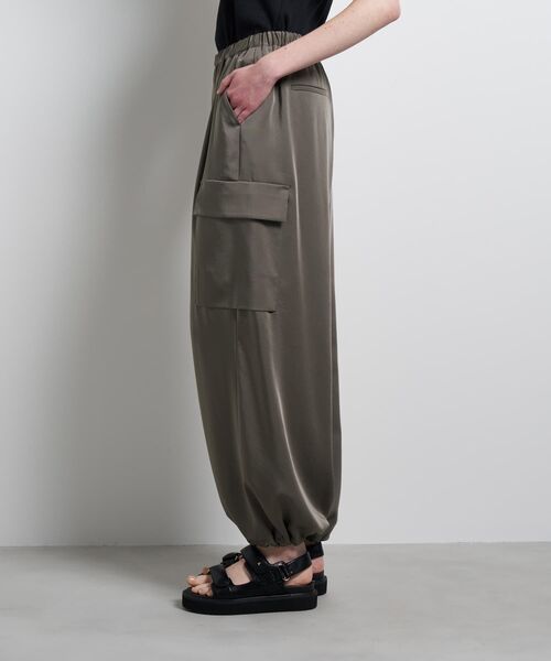 LANVIN en Bleu(ランバンオンブルー)の「ヴィンテージサテンカーゴパンツ(その他パンツ・レディース・チャコールグレー/イエロー・36/38)」の17枚目の写真