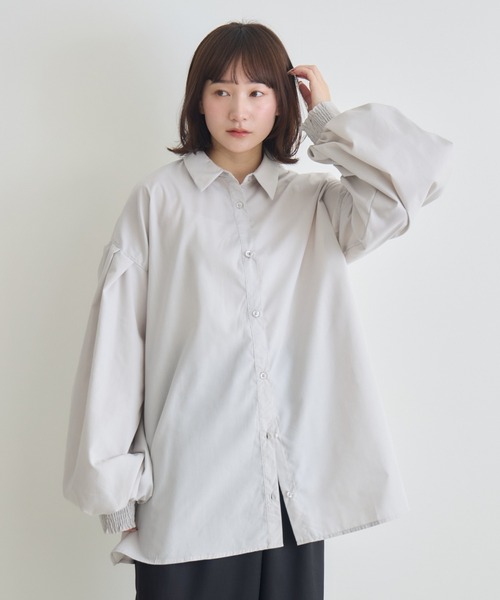 RU.TI.LE(ルチル)の「【RU.TI.LE】ボリューム袖ブラウス(シャツ/ブラウス・レディース・ライトグレー/グレイッシュベージュ・MEDIUM)」の1枚目の写真