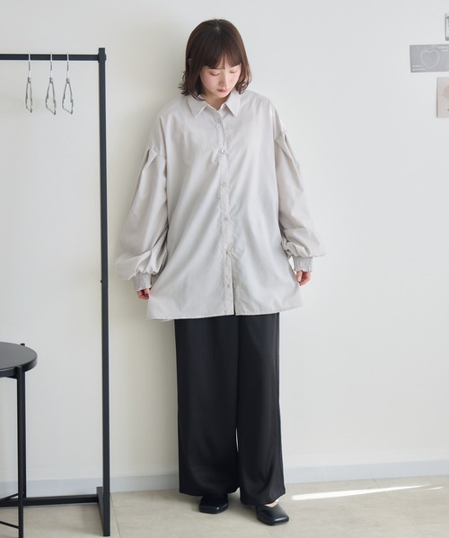 RU.TI.LE(ルチル)の「【RU.TI.LE】ボリューム袖ブラウス(シャツ/ブラウス・レディース・ライトグレー/グレイッシュベージュ・MEDIUM)」の7枚目の写真
