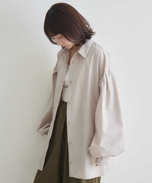 RU.TI.LE(ルチル)の「【RU.TI.LE】ボリューム袖ブラウス(シャツ/ブラウス・レディース・ライトグレー/グレイッシュベージュ・MEDIUM)」の4枚目の写真