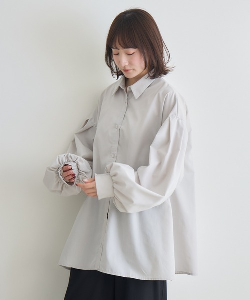 RU.TI.LE(ルチル)の「【RU.TI.LE】ボリューム袖ブラウス(シャツ/ブラウス・レディース・ライトグレー/グレイッシュベージュ・MEDIUM)」の10枚目の写真