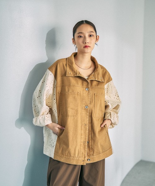 LEPSIM（レプシィム）の「刺繍レースドッキングカバーオール　639392（デニムジャケット・レディース・ブラック/キャメル/ブルー・FREE）」の3枚目の写真