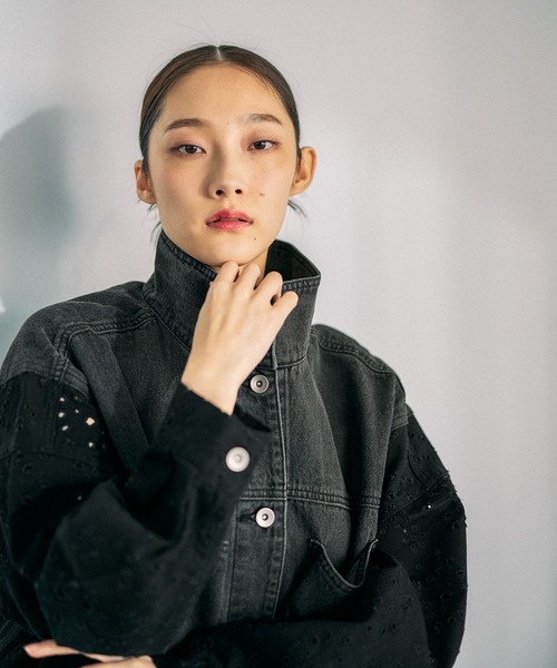 LEPSIM（レプシィム）の「刺繍レースドッキングカバーオール　639392（デニムジャケット・レディース・ブラック/キャメル/ブルー・FREE）」の5枚目の写真