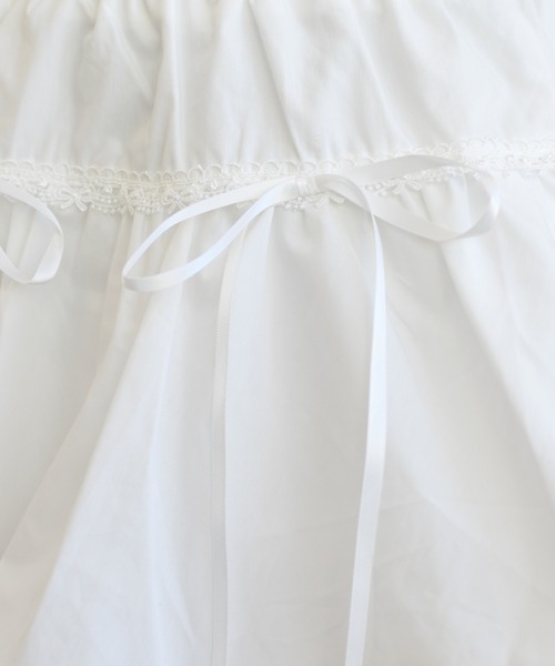 31 Sons de mode（トランテアン　ソン　ドゥ　モード）の「一部店舗限定 ティアードフレアリボンミニスカート（スカート・レディース・ホワイト・ﾌﾘ-）」の10枚目の写真