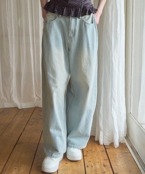 Birthday room（バースデイルーム）の「サイドピンタックバレルレッグデニム/Side pintuck barrel leg denim（デニムパンツ・レディース・ライトブルー/ブルー・FREE）」の6枚目の写真