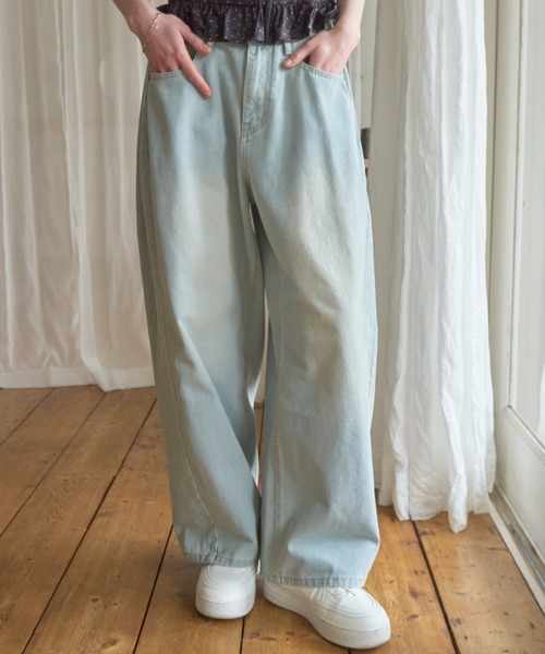 Birthday room（バースデイルーム）の「サイドピンタックバレルレッグデニム/Side pintuck barrel leg denim（デニムパンツ・レディース・ライトブルー/ブルー・FREE）」の8枚目の写真