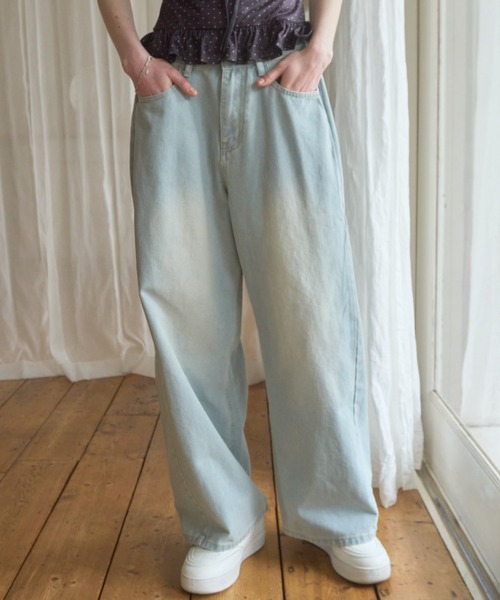 Birthday room（バースデイルーム）の「サイドピンタックバレルレッグデニム/Side pintuck barrel leg denim（デニムパンツ・レディース・ライトブルー/ブルー・FREE）」の9枚目の写真