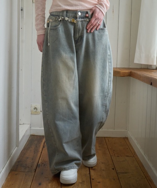 Birthday room（バースデイルーム）の「サイドピンタックバレルレッグデニム/Side pintuck barrel leg denim（デニムパンツ・レディース・ライトブルー/ブルー・FREE）」の15枚目の写真