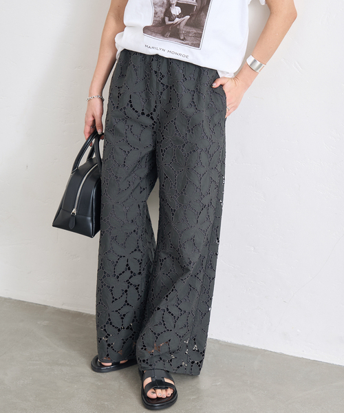 TICCA（ティッカ）の「別注【TICCA / ティッカ】フラワーレースパンツ JSP（その他パンツ・レディース・カーキ/チャコールグレー・FREE）」の2枚目の写真