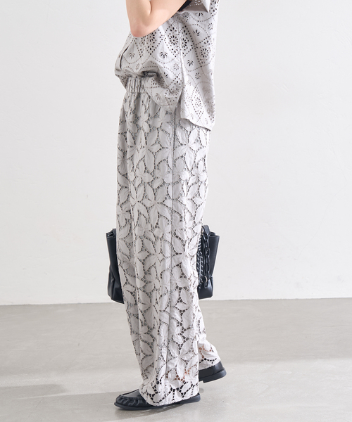 TICCA（ティッカ）の「別注【TICCA / ティッカ】フラワーレースパンツ JSP（その他パンツ・レディース・カーキ/チャコールグレー・FREE）」の5枚目の写真