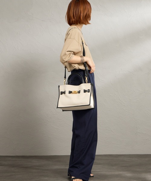 VIOLAd'ORO（ヴィオラドーロ）の「【WEB限定】 [VIOLAd’ORO / ヴィオラドーロ] BRUNO 2WAY キャンバスバッグ（トートバッグ・レディース・キナリ・ONE SIZE）」の14枚目の写真