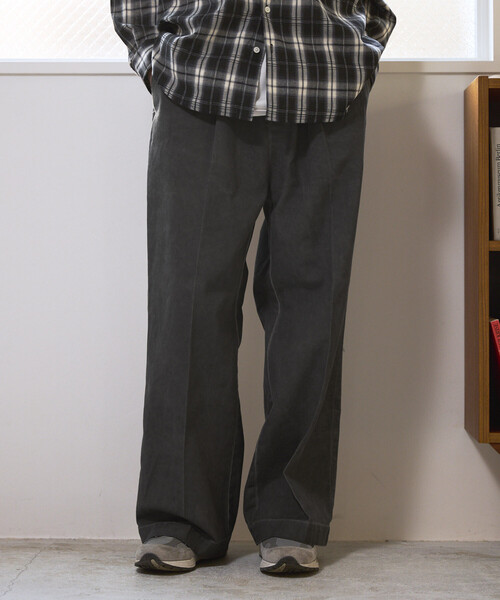 Firsthand(ファーストハンド)の「Firsthand/ファーストハンド フェード加工 コットン タック ワイドパンツ(その他パンツ・メンズ・ブラック/ベージュ・MEDIUM/LARGE)」の4枚目の写真