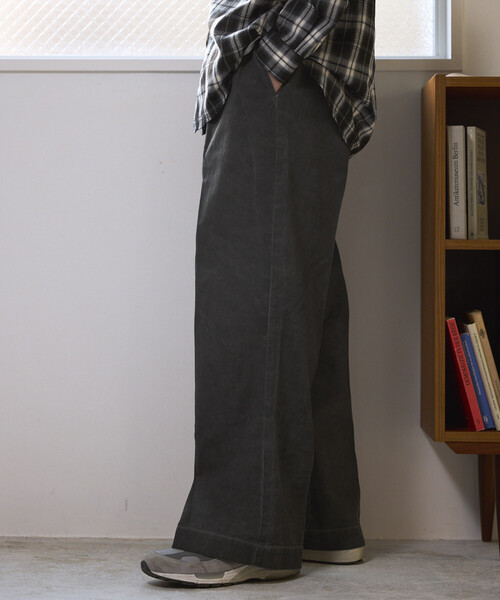 Firsthand(ファーストハンド)の「Firsthand/ファーストハンド フェード加工 コットン タック ワイドパンツ(その他パンツ・メンズ・ブラック/ベージュ・MEDIUM/LARGE)」の7枚目の写真