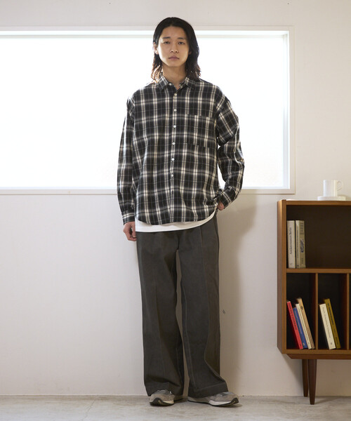 Firsthand(ファーストハンド)の「Firsthand/ファーストハンド フェード加工 コットン タック ワイドパンツ(その他パンツ・メンズ・ブラック/ベージュ・MEDIUM/LARGE)」の16枚目の写真