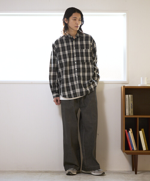 Firsthand(ファーストハンド)の「Firsthand/ファーストハンド フェード加工 コットン タック ワイドパンツ(その他パンツ・メンズ・ブラック/ベージュ・MEDIUM/LARGE)」の17枚目の写真
