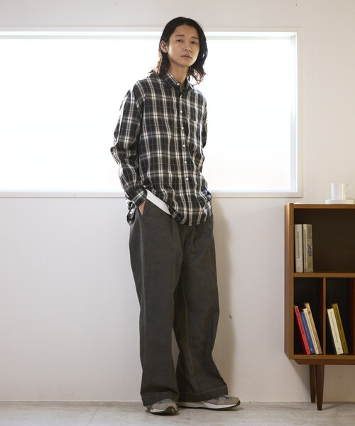 Firsthand(ファーストハンド)の「Firsthand/ファーストハンド フェード加工 コットン タック ワイドパンツ(その他パンツ・メンズ・ブラック/ベージュ・MEDIUM/LARGE)」の18枚目の写真