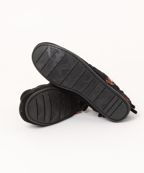 Minnetonka(ミネトンカ)の「【MINNETONKA】CONCHO FEATHER SIDE ZIP BOOT レディース(ブーツ・レディース・ライトベージュ/ブラウン/ブラック・22cm/21.5㎝)」の5枚目の写真