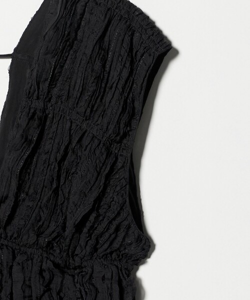 UNITED ARROWS(ユナイテッドアローズ)の「シャーリング フリル ベスト(ベスト・レディース・ブラック/ナチュラル・FREE)」の9枚目の写真