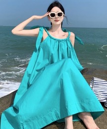 ターコイズブルーのキャミワンピース