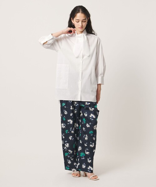 UNITED ARROWS(ユナイテッドアローズ)の「リボン ボウタイ チュニック シャツ(シャツ/ブラウス・レディース・オフホワイト/ライトブルー/その他1・FREE)」の8枚目の写真