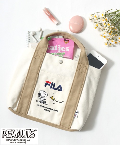 PEANUTS(ピーナッツ)の「FILA×PEANUTS(フィラ ピーナッツ)ブランドロゴ キャラクター刺繍 キャンバスミニトートバッグ(トートバッグ・レディース・ホワイト系/ブラック/ホワイト×ネイビー・FREE)」の2枚目の写真