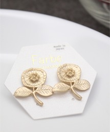 《lactiflora》- パパルナ - ピアス - 北欧ムードの花が耳元でやさしく咲く、毎日に寄り添う小さめフラワーピアス