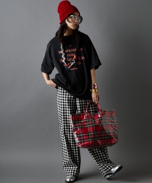 GEVS.(ジェイヴィス)の「綿100%ピグメント染バックプリントTシャツ<大きいサイズ有>GEVS.(Tシャツ/カットソー・レディース・スミクロ/イエロー・3L/LL/L/M/5L/4L)」の21枚目の写真