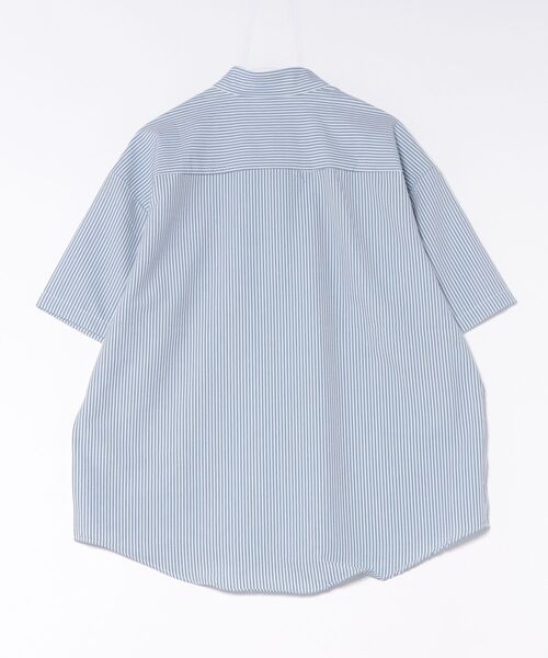 a.p.o.v.(エーピーオービー)の「a.p.o.v. オーバーサイズストライプ半袖シャツ(シャツ/ブラウス・メンズ・ブルー/ブラック/ホワイト・ONESIZE)」の4枚目の写真