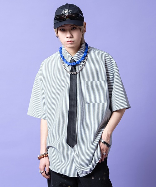 a.p.o.v.(エーピーオービー)の「a.p.o.v. オーバーサイズストライプ半袖シャツ(シャツ/ブラウス・メンズ・ブルー/ブラック/ホワイト・ONESIZE)」の2枚目の写真