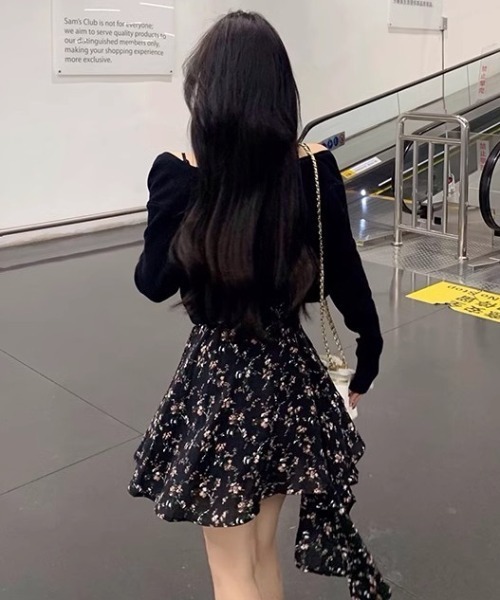 SHEPP(シープ)の「アシンメトリーヘム 小花柄フリルミニキャミワンピース(ワンピース・レディース・ブラック・S/M)」の5枚目の写真