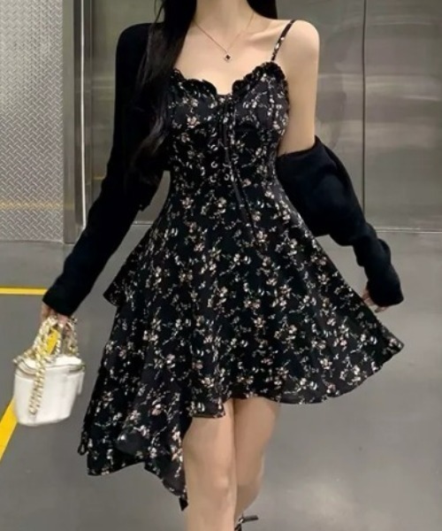 SHEPP(シープ)の「アシンメトリーヘム 小花柄フリルミニキャミワンピース(ワンピース・レディース・ブラック・S/M)」の7枚目の写真