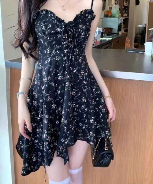 SHEPP(シープ)の「アシンメトリーヘム 小花柄フリルミニキャミワンピース(ワンピース・レディース・ブラック・S/M)」の10枚目の写真