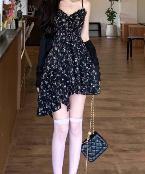 SHEPP(シープ)の「アシンメトリーヘム 小花柄フリルミニキャミワンピース(ワンピース・レディース・ブラック・S/M)」の12枚目の写真