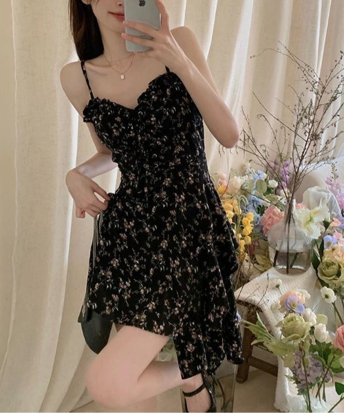 SHEPP(シープ)の「アシンメトリーヘム 小花柄フリルミニキャミワンピース(ワンピース・レディース・ブラック・S/M)」の11枚目の写真