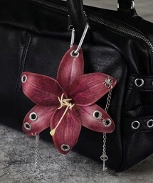 BARELY BLUE（ベアリーブルー）の「【 BARELY BLUE / ベアリーブルー 】 チェーン フラワー バッグ チャーム（チャーム）」