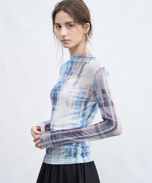 tageechita(タジチタ)の「【tageechita】アートプリント ニュアンスネック シアートップス(Tシャツ/カットソー・レディース・ブルー/ライトブルー・L/M/S)」の11枚目の写真