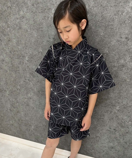 SHISKY（シスキー）の「接触冷感 キッズ 甚平（934-30）（浴衣・キッズ・グレー系その他3/ネイビー/ブラック/ブルー系その他3/ブラック系その他2/ブルー系その他2/グレー系その他/チャコールグレー/ブラック系その他3/グレー系その他2/ブルー系その他/ブラック系その他・140cm/130cm/120cm/110cm/150cm/160cm）」の4枚目の写真