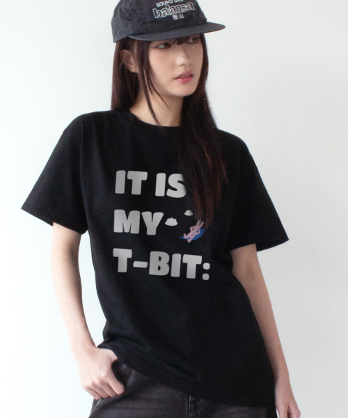 TEESSERT(ティーザート)の「イッツマイティビット レタリング ベーシック 半袖Tシャツ(ホワイト、ブラック、グレー)(Tシャツ/カットソー・レディース・ホワイト/ライトグレー/ブラック・SMALL/MEDIUM/LARGE/X-LARGE/XX-LARGE)」の5枚目の写真
