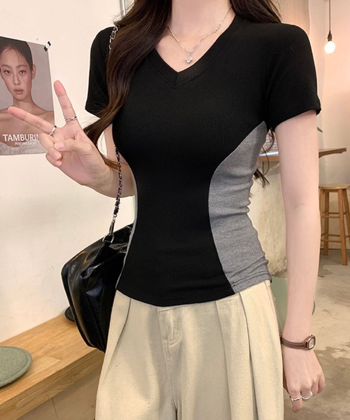 2ly2(トゥーリートゥー)の「VネックリブTシャツ 配色切替 サイドライン 半袖 フィット(Tシャツ/カットソー・レディース・グレー/ブラック・FREE)」の3枚目の写真