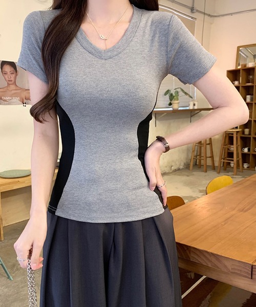 2ly2(トゥーリートゥー)の「VネックリブTシャツ 配色切替 サイドライン 半袖 フィット(Tシャツ/カットソー・レディース・グレー/ブラック・FREE)」の11枚目の写真