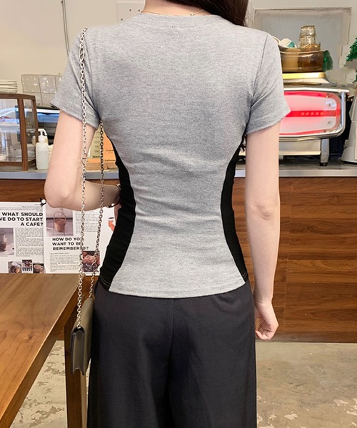 2ly2(トゥーリートゥー)の「VネックリブTシャツ 配色切替 サイドライン 半袖 フィット(Tシャツ/カットソー・レディース・グレー/ブラック・FREE)」の16枚目の写真