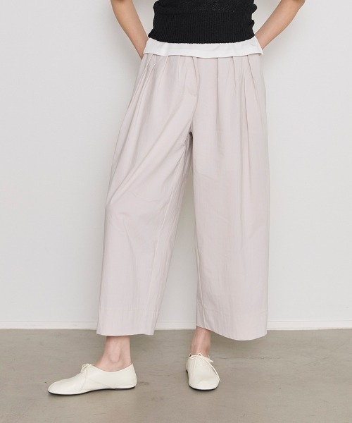 COMMON+HAUS(コモンハウス)の「綿混クロップドタックワイドパンツ(その他パンツ・レディース・グレー/セージグリーン/ブラック・S/M/L)」の1枚目の写真