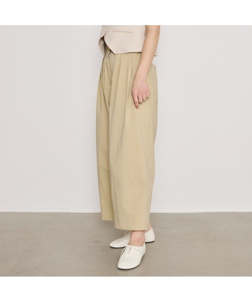 COMMON+HAUS(コモンハウス)の「綿混クロップドタックワイドパンツ(その他パンツ・レディース・グレー/セージグリーン/ブラック・S/M/L)」の16枚目の写真