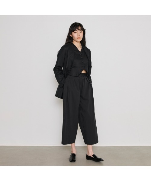 COMMON+HAUS(コモンハウス)の「綿混クロップドタックワイドパンツ(その他パンツ・レディース・グレー/セージグリーン/ブラック・S/M/L)」の10枚目の写真