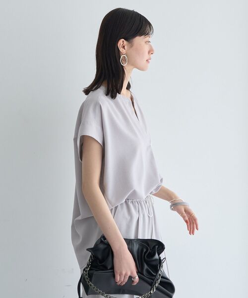 YECCA VECCA(イェッカヴェッカ)の「サラサラスキッパーブラウス(シャツ/ブラウス・レディース・チャコールグレー/ブルー/イエロー/ライトグレー・FREE)」の7枚目の写真