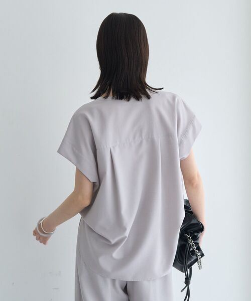 YECCA VECCA(イェッカヴェッカ)の「サラサラスキッパーブラウス(シャツ/ブラウス・レディース・チャコールグレー/ブルー/イエロー/ライトグレー・FREE)」の8枚目の写真