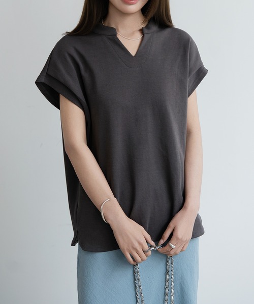 by LEGNA(バイレグナ)の「キーネックフレンチスリーブカットソー(Tシャツ/カットソー・レディース・ホワイト/チャコール/モカ/杢グレー/ブラック・MEDIUM/LARGE)」の4枚目の写真
